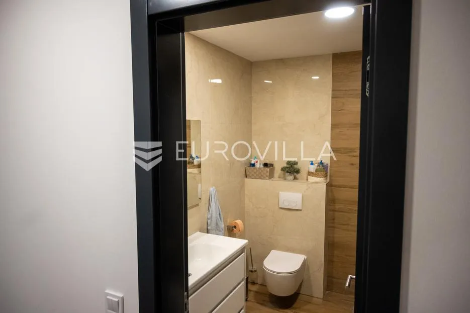 osijek, cvjetno naselje, stan 120 m2, prvi kat s lođom 44 m2 - slika 17