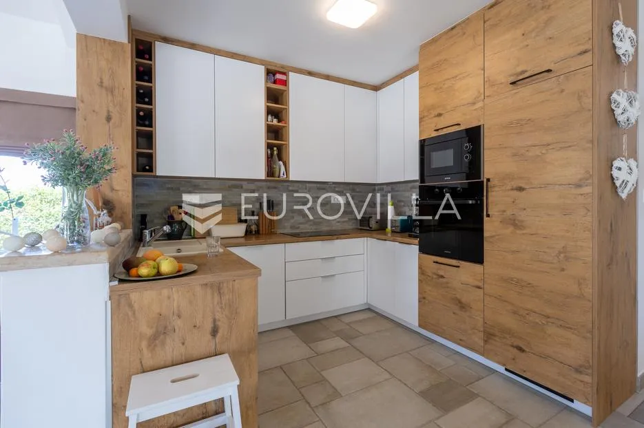 istra, tar, kamena vila s bazenom - slika 27