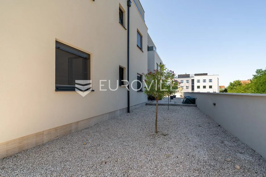zadar, privlaka, dvosoban stan s vrtom, 83,47 m² - slika 21