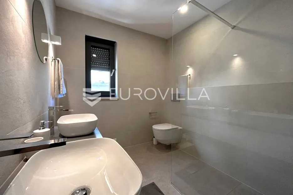 hvar, apartmanska vila sa pet uređenih apartmana - slika 54