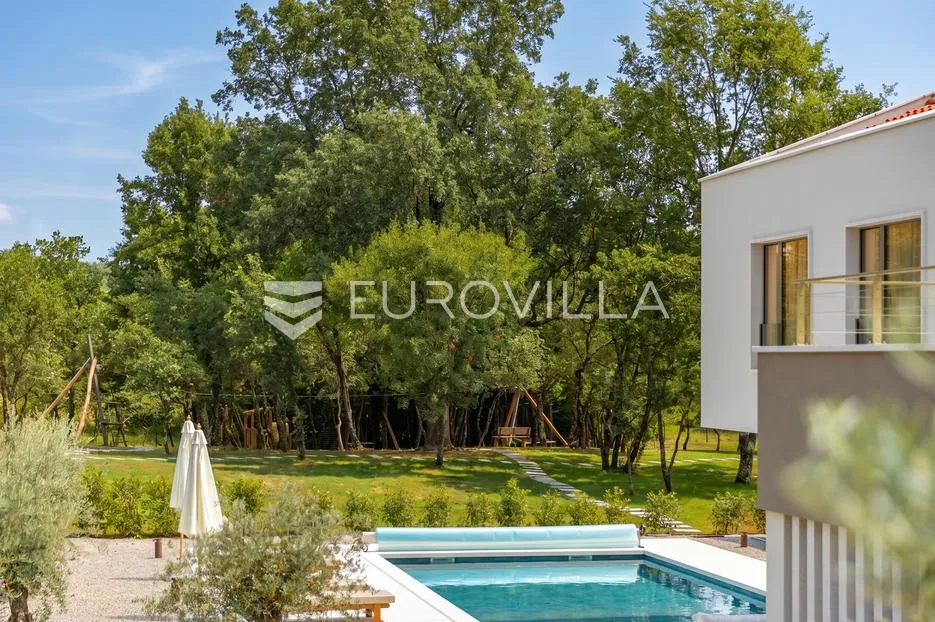 istra, labin, vrhunska moderna villa d, grijani bazen 48 m², 2365 m² uređene okućnice - slika 25