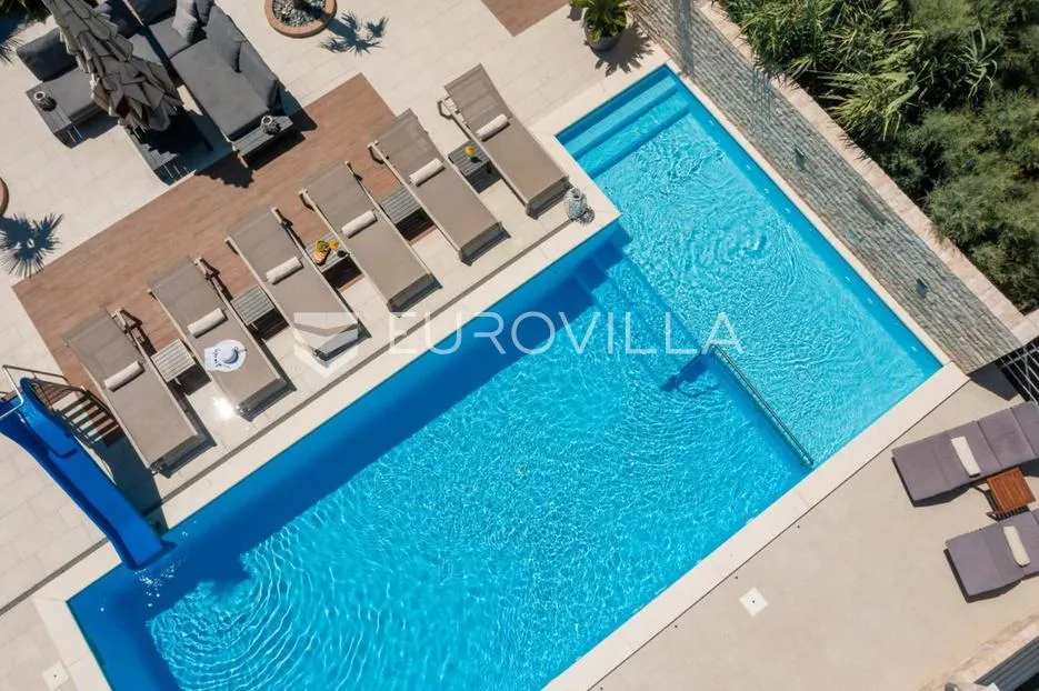 pag prekrasna villa sa pogledom na more 350 m² na 200 metara od mora - slika 64