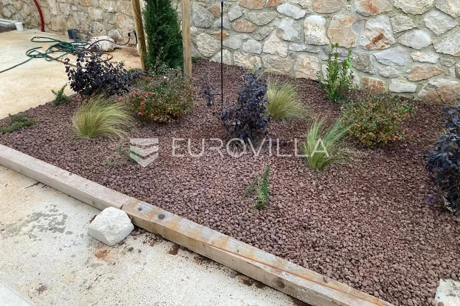 istra, okolica bala, kamena dizajnerska kuća 176 m² s bazenom - slika 30