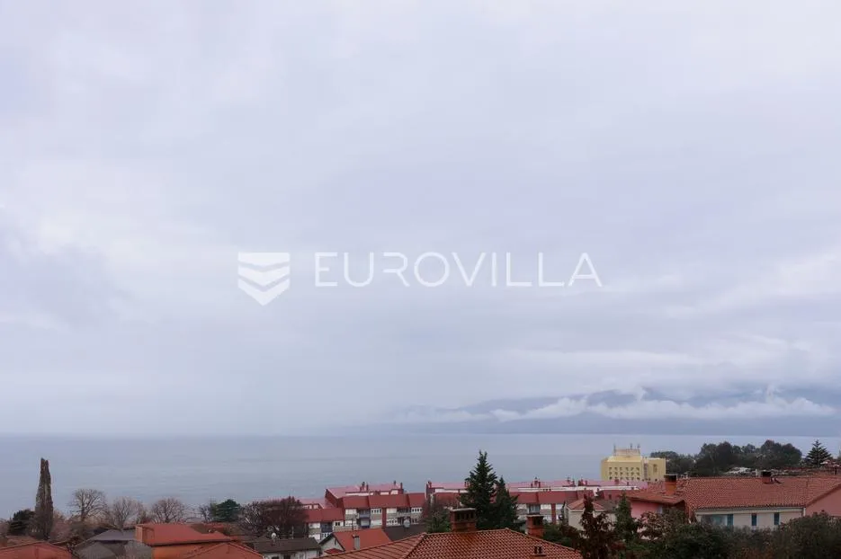 rijeka, krnjevo, komforan uređen stan površine 82 m², lođa - slika 9