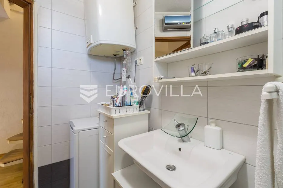 istra, rovinj, predivna kuća od 75 m² u centru grada s pogledom na more - slika 10