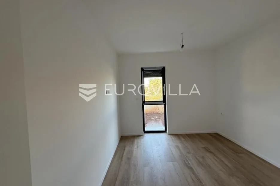 ližnjan, novogradnja, prizemlje, vrt 135 m², 600m do mora - slika 10