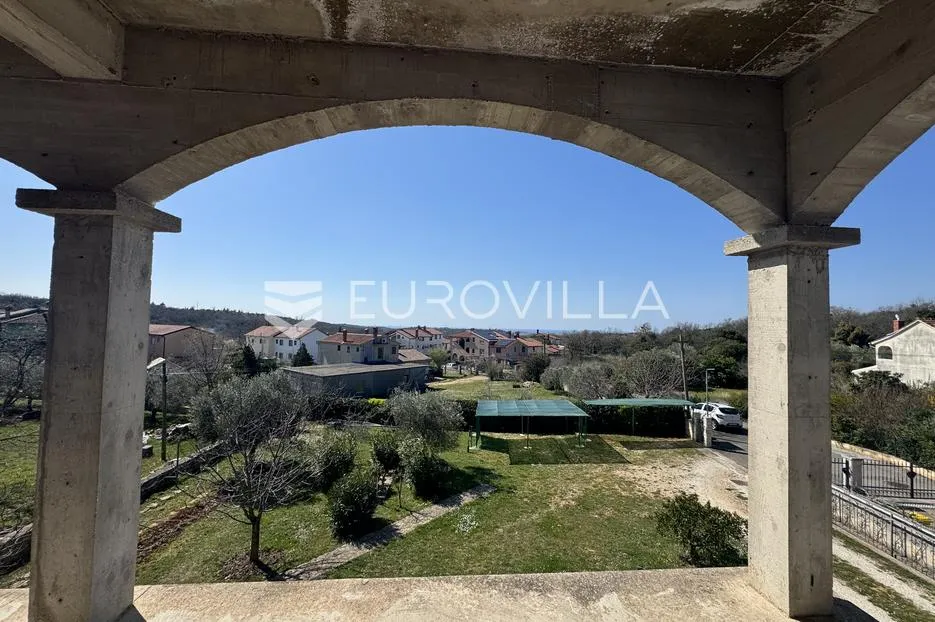 Istra, Rovinjsko selo, dva stana u roh bau fazi i okućnica 591 m² - Rovinjsko Selo, Rovinj