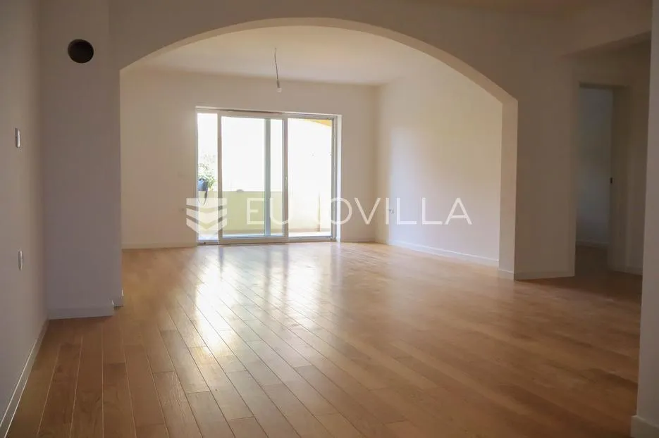 zadar, novi bokanjac – dvoetažni stan površine 140 m2 s predivnim vrtom od 95 m2 - slika 3