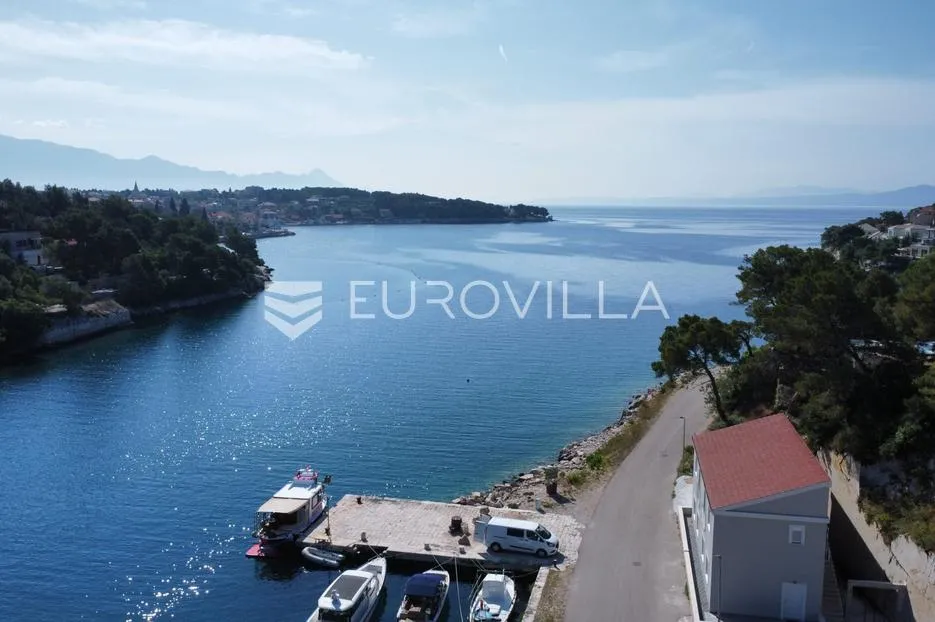 brač, selca, poslovni prostor, trenutno kopnena i morska benzinska postaja - slika 9