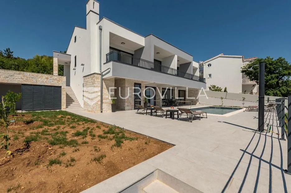 posedarje, moderna i elegantna vila prvi red uz more - slika 19