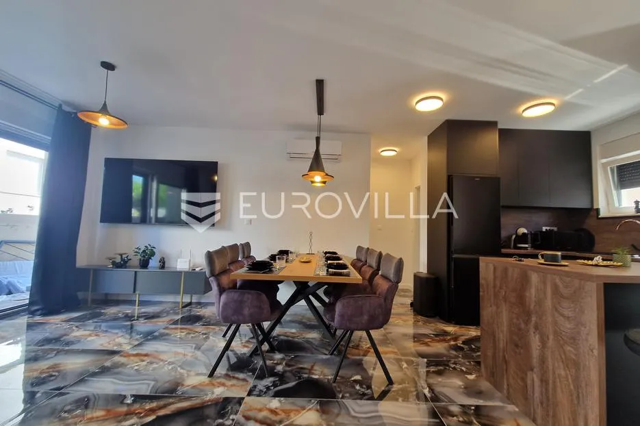 vir, moderan apartman s dvije spavaće sobe, terasom, vrtom i 2 parkirna mjesta, centar - slika 13
