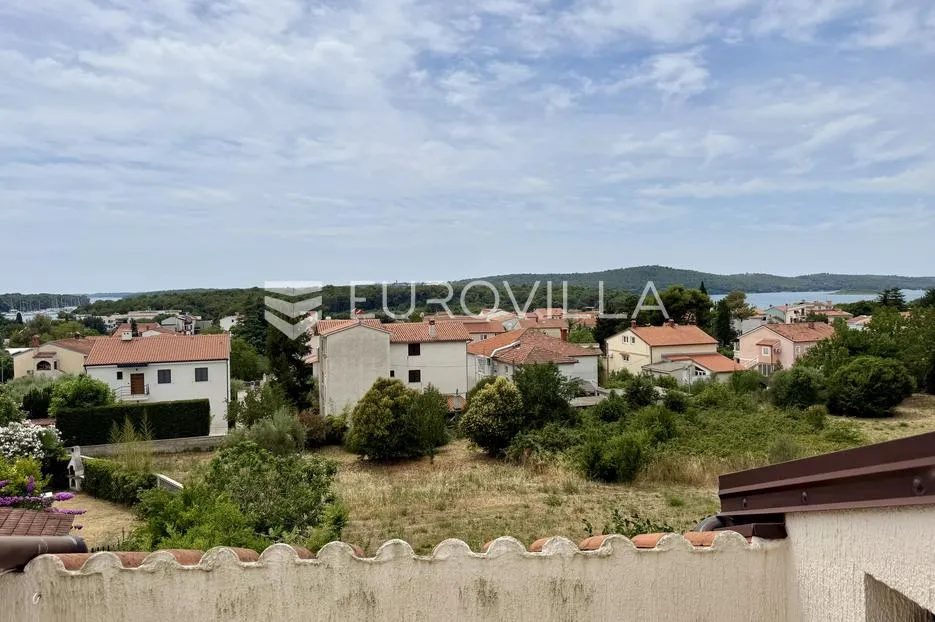 medulin, kuća sa tri apartmana i pogledom na more - slika 5