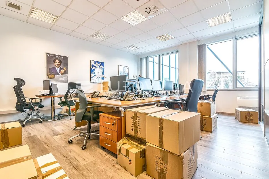 zagreb, radnička, funkcionalan poslovni prostor 118 m² na 1. katu poslovne zgrade - slika 2
