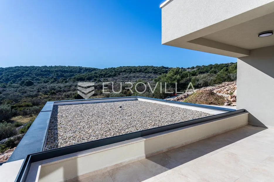 otok murter, betina, prekrasna villa s bazenom - slika 23