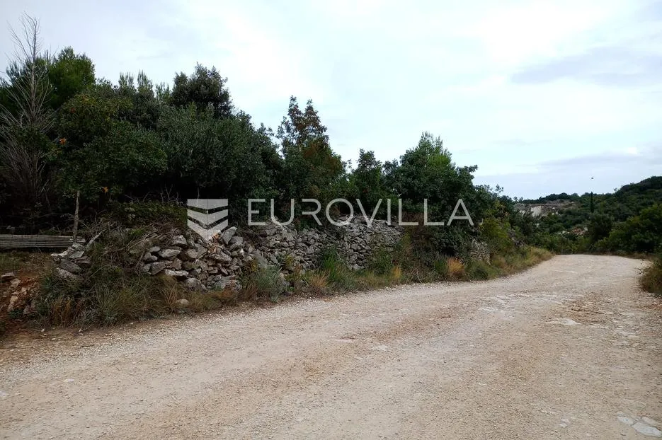 brač, donji humac, zemljište površine 10984 m² - slika 3