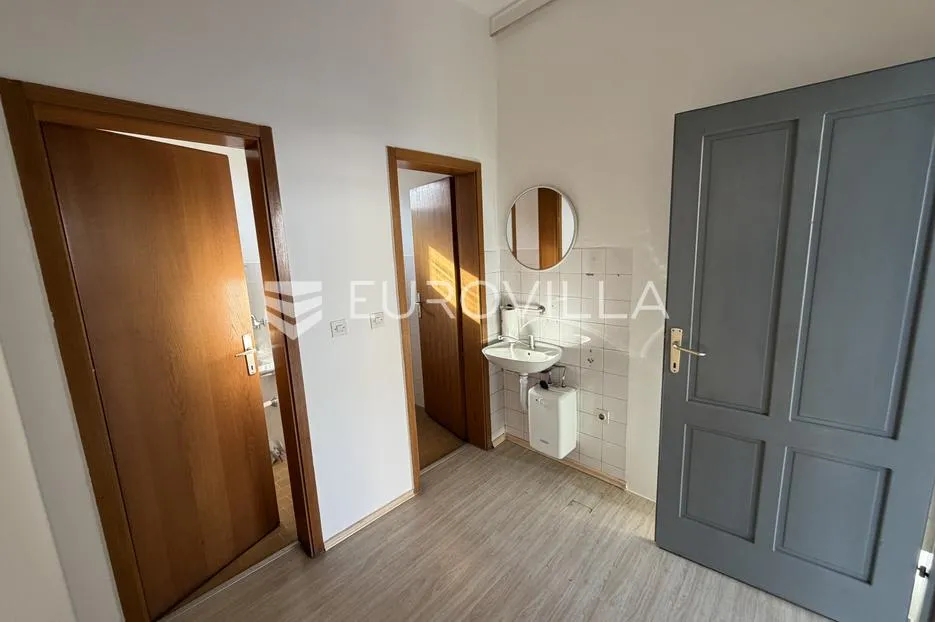 đakovo, centar, poslovni prostor 80 m² - slika 8