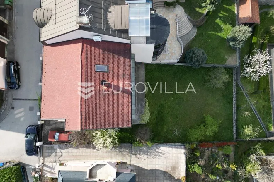 zagreb, mlinovi, odlična obiteljska kuća 300 m2 na parceli od 518 m2, otvoreni panoramski pogled - slika 2