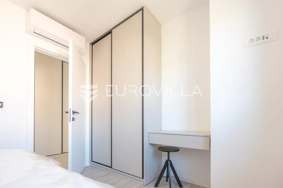 zadar, privlaka, moderna vila s bazenom, novogradnja, 300m od mora - slika 10