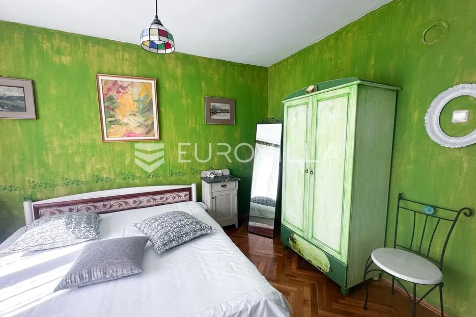 vinkovci, centar, 249.54 m² kuća na 3 etaže pomoćna zgrada te garaža - slika 3