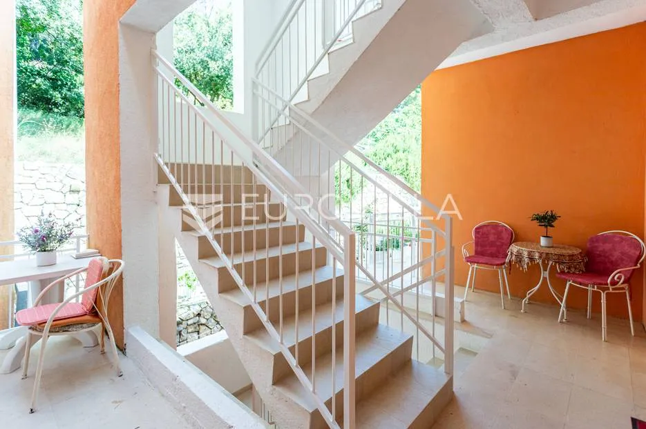 drvenik, makarska rivijera, više apartmanska kuća prvi red do mora - slika 33