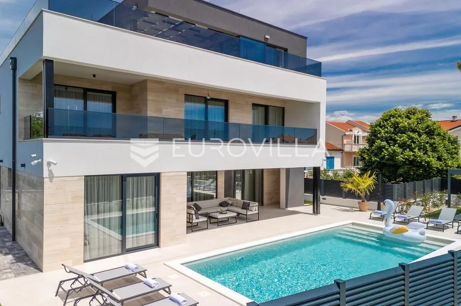zadar, privlaka, ekskluzivna moderna vila s bazenom i wellness zonom - slika 51