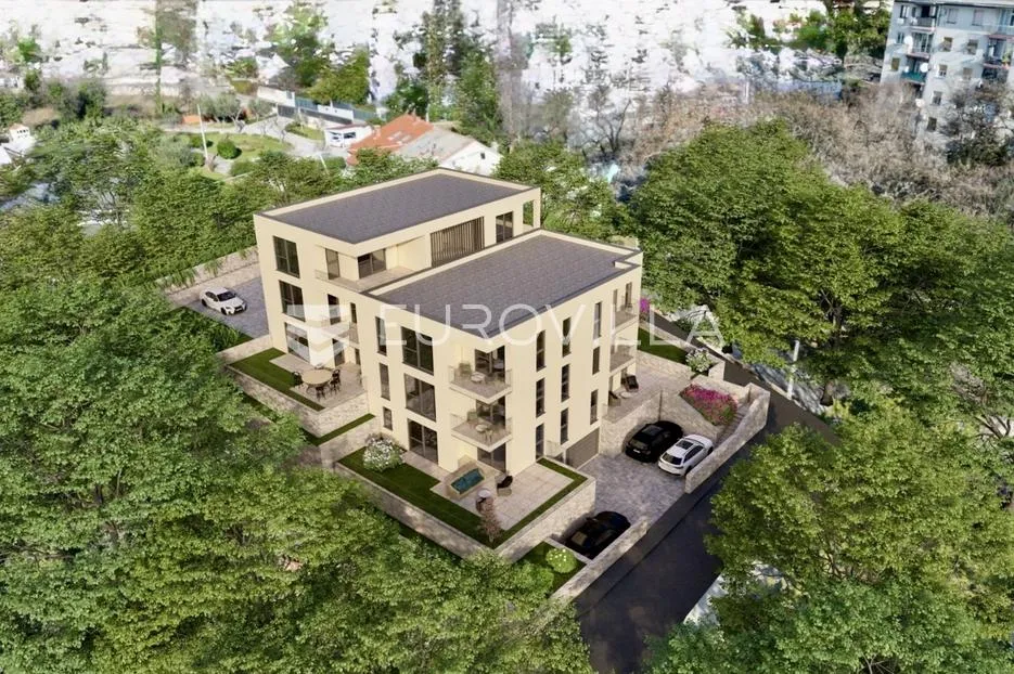 Rijeka, Krimeja, ekskluzivan četverosoban stan 137 m², pogled na more, NOVOGRADNJA