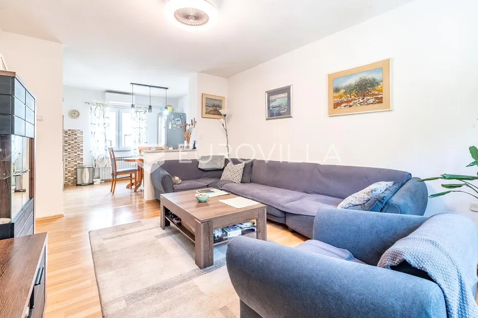zagreb, kraljevec, dvojna kuća sa 3 stana, 264 m² - slika 1