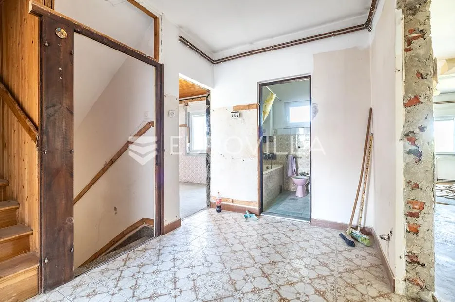 zagreb, bukovačka, kuća 300 m² na zemljištu 1720 m² - slika 2