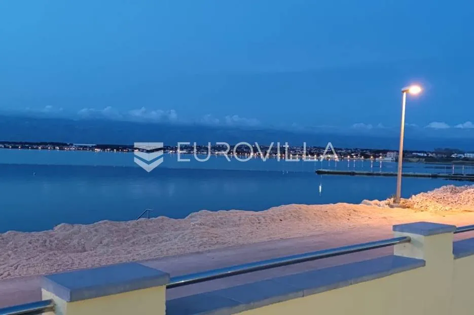 nin, ždrijac, prekrasna apartmanska vila, prvi red do mora - slika 28