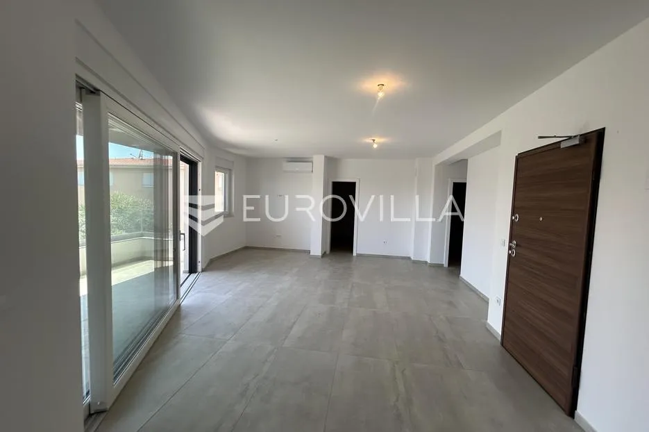 pag, mandre, trosoban stan 98 m² na 1. katu, novogradnja u blizini mora - slika 2