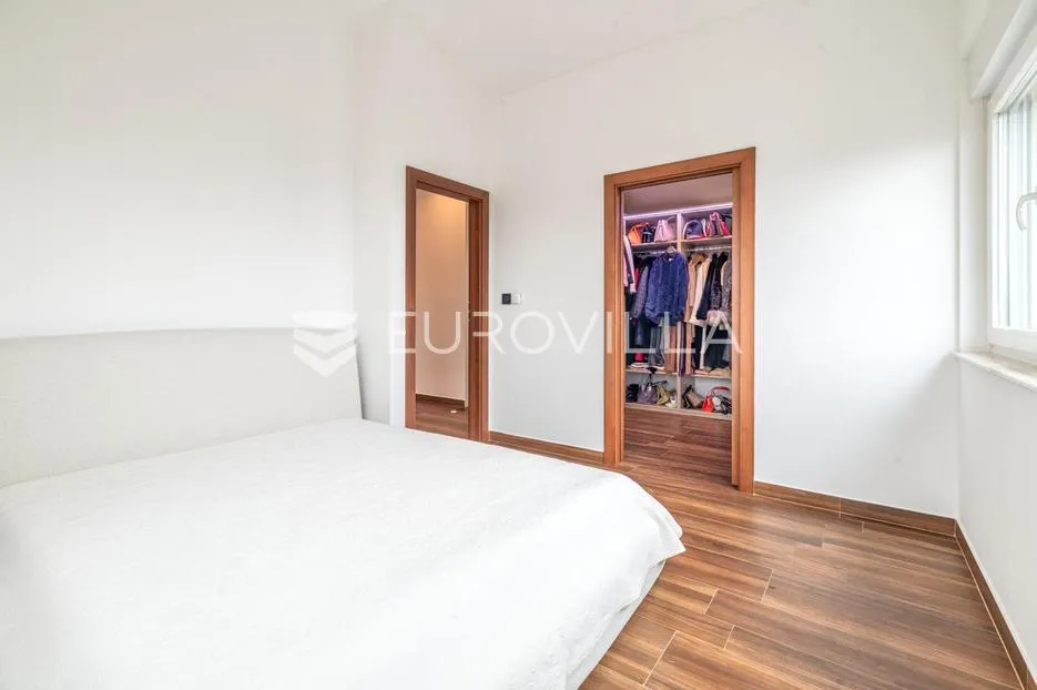 zagreb, srebrnjak, prekrasan peterosoban penthouse 215,88 m², otvoreni pogled - slika 13