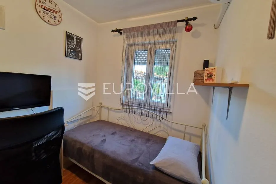 istra, pula - veli vrh, dvije samostojeće prizemnice sa bazenom nkp 50 m2 i 90 m2 - slika 43