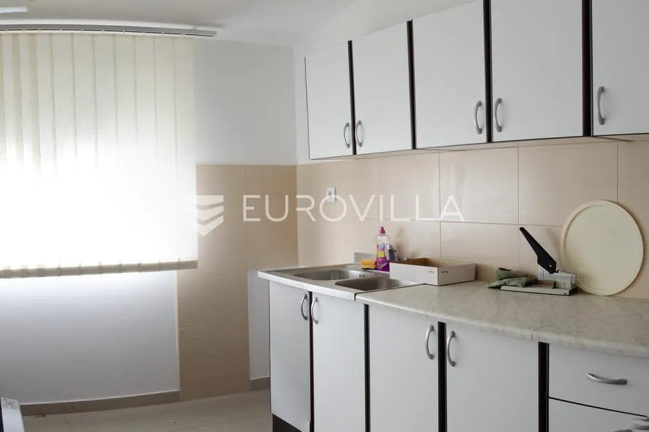 vinkovci, jošine, hala 364.60 m² s pomoćnom zgradom uredske namjene 104.80 m² - slika 8