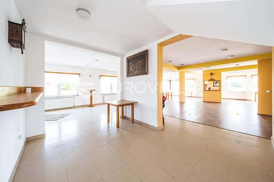 oroslavlje, stambeno poslovni objekt 1861 m² na predivnoj lokaciji - slika 12