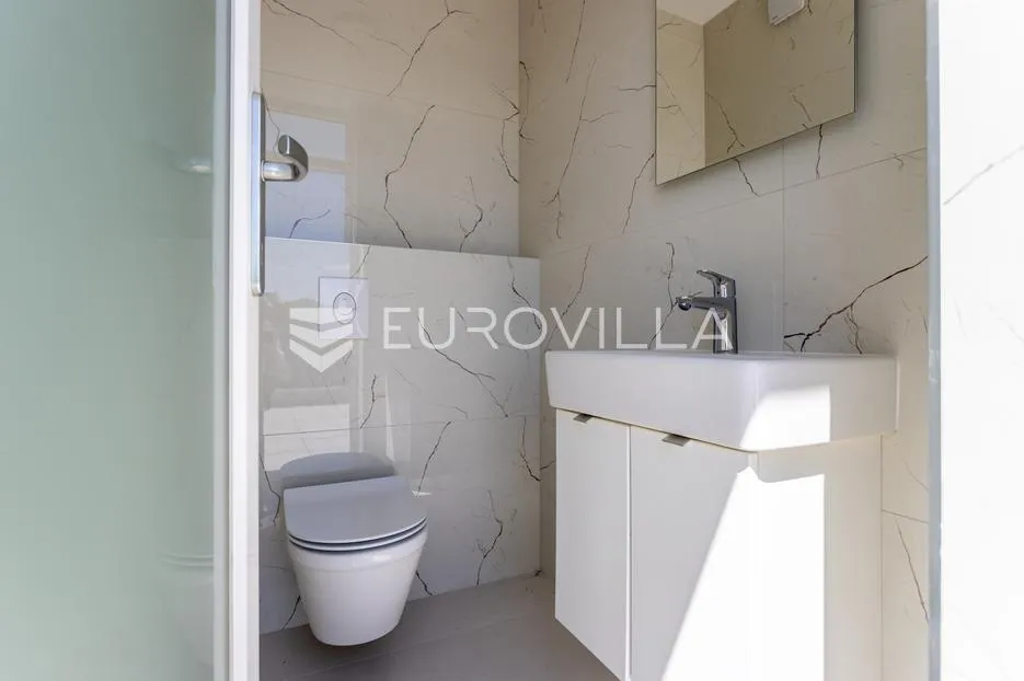 srima, trosoban penthouse na vrhunskoj lokaciji s pogledom na more - slika 18