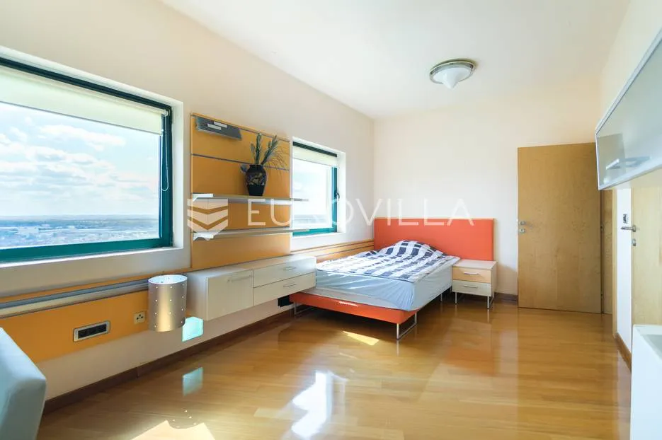 gajnice, jedinstvena vila sa panoramskim pogledom na zagreb - slika 28