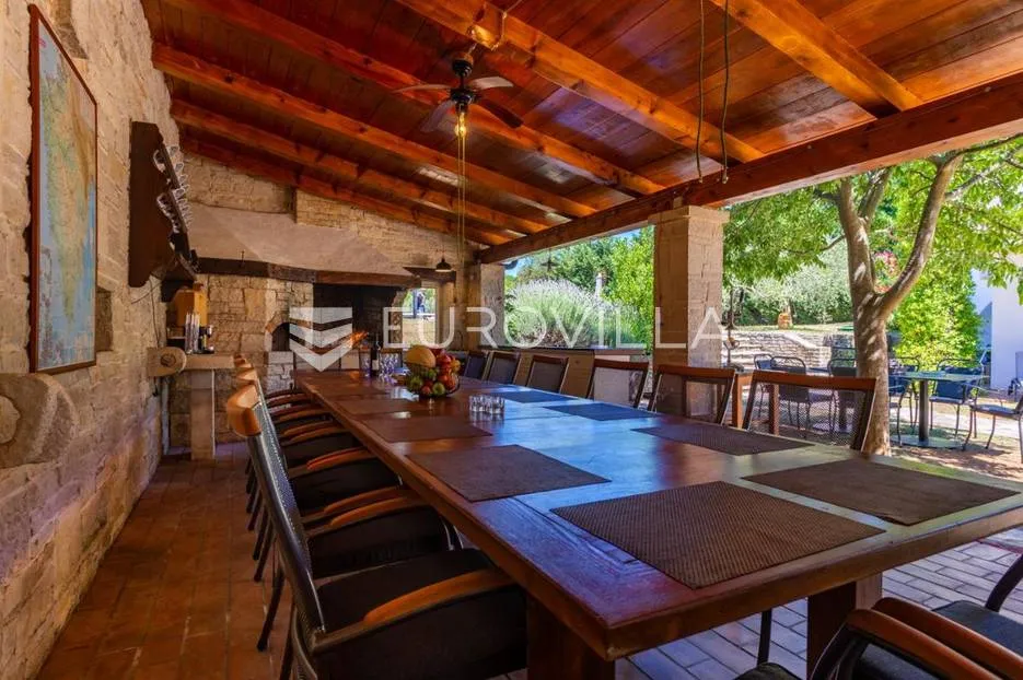 rakalj, predivna, prostrana villa s bazenom i velikom okućnicom, 452 m² - slika 9