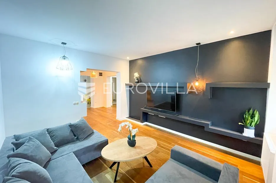 osijek, centar, stilski uređen dvosoban stan za najam, 71 m² - slika 2