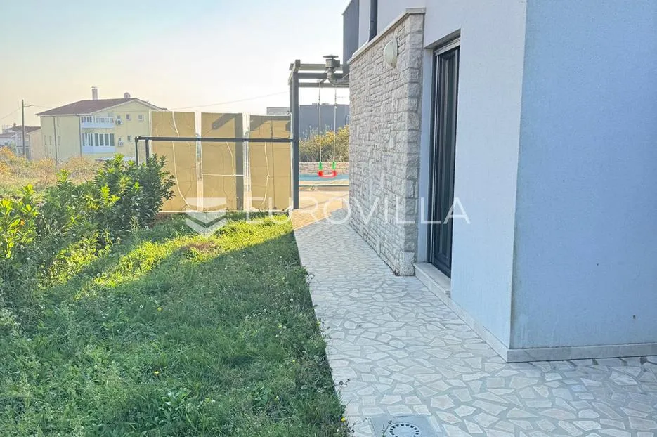 istra, medulin, elegantan stan 91 m² s vlastitim vrtom i bazenom - slika 11