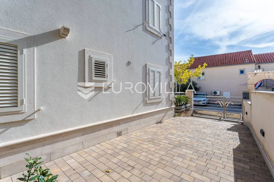 brač, bol, samostojeća apartmanska kuća s pogledom na more - slika 22