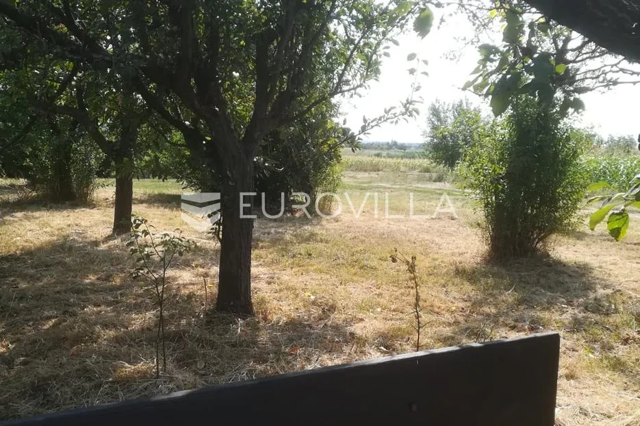 mandićevac, prekrasna vikendica 115 m² sa vinogradom i voćnjakom - slika 3