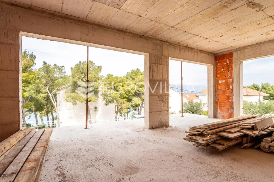 brač, sutivan, vila s dvije stambene jedinice, treći red do mora - slika 7