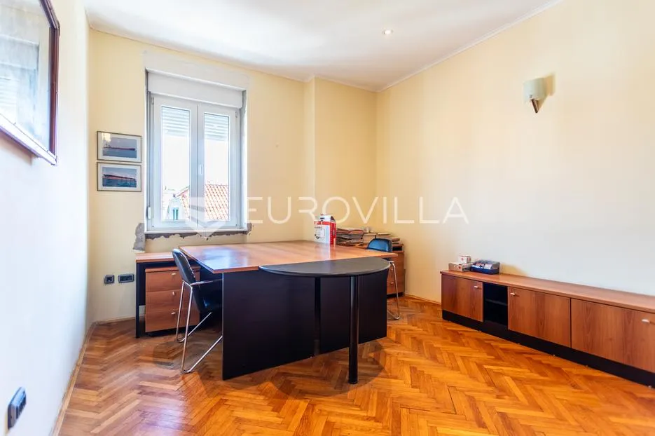 split, bačvice, komforan dvosoban stan površine 67 m² - slika 8