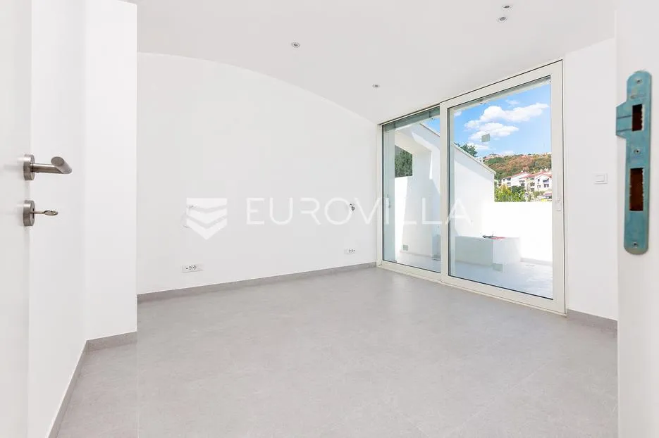 opatija privé, ekskluzivan trosoban penthaus 84 m², bazen, teretana - slika 12