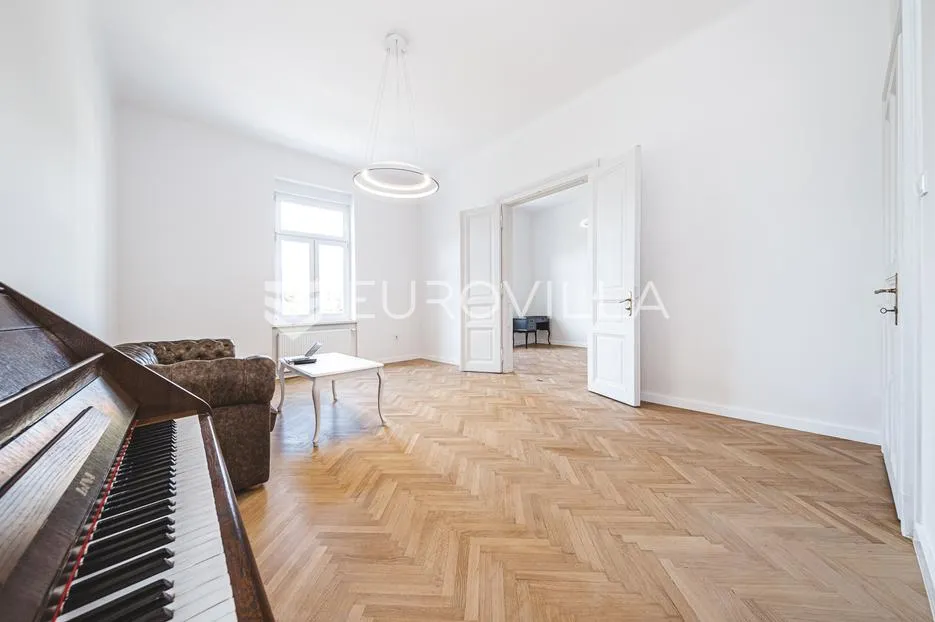 zagreb, svačićev trg, funkcionalan ured 100 m² - slika 4