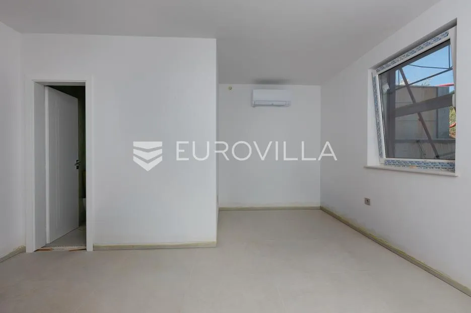 otok krk, vrbnik, stan u novogradnji s okućnicom, bazenom i pogledom na more - slika 15