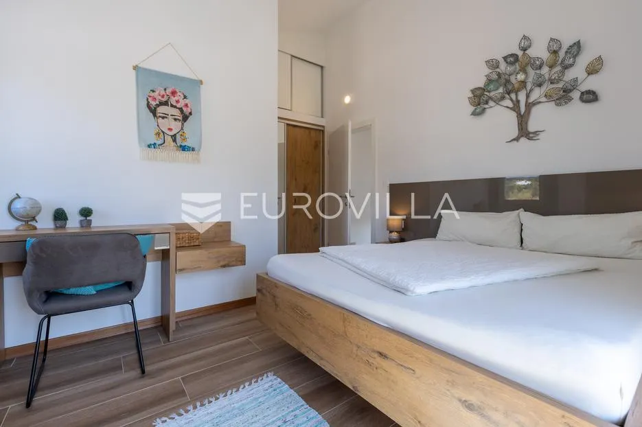 istra, tar, kamena vila s bazenom - slika 37