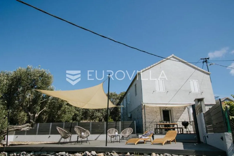 otok drvenik, uređena renovirana kamena kuća na 300 m od mora - slika 13