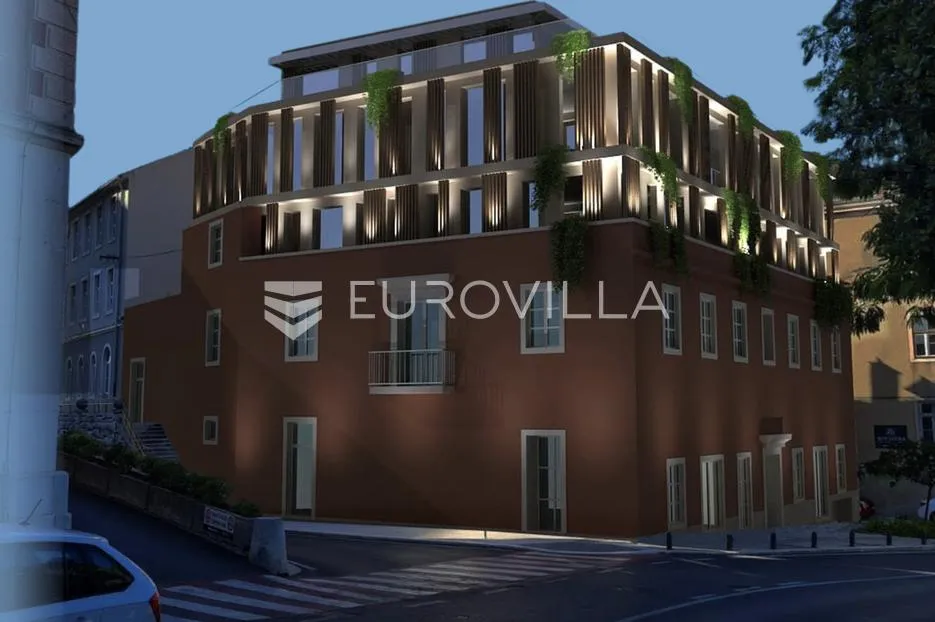 Šibenik, ekskluzivan stan na rivi, prvi red do mora, 84,56 m²