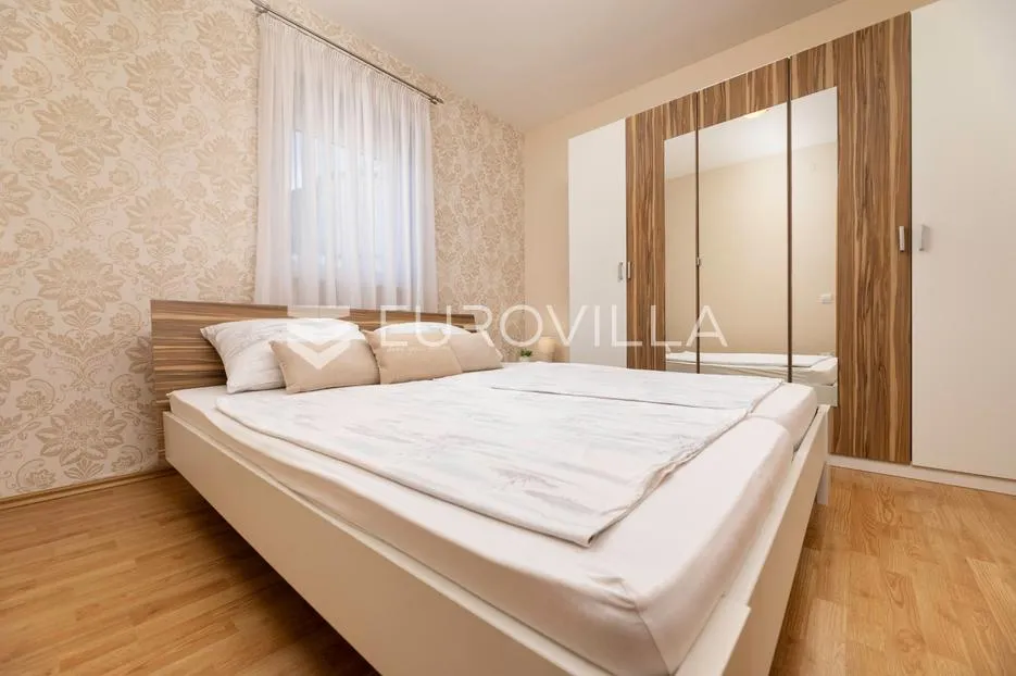 malinska, adaptirana kuća s tri stana 280,72 m², 800m od mora - slika 3
